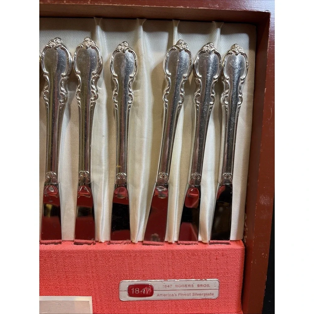 Vintage 71 Pieces 1847 Rogers Bros IS Reflection Silver plated Flatware In Box